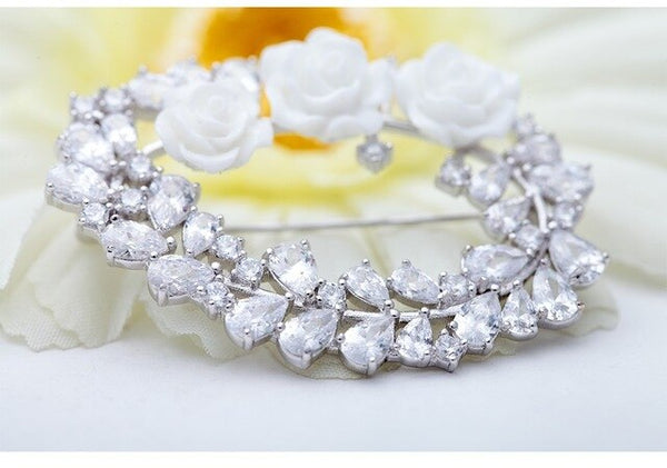 Luxurious Elegant Flowers Women Brooches