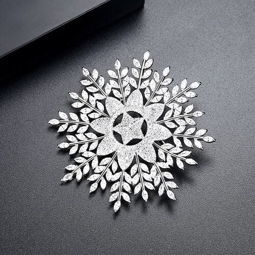 Luxury Elegent snowflake Brooches